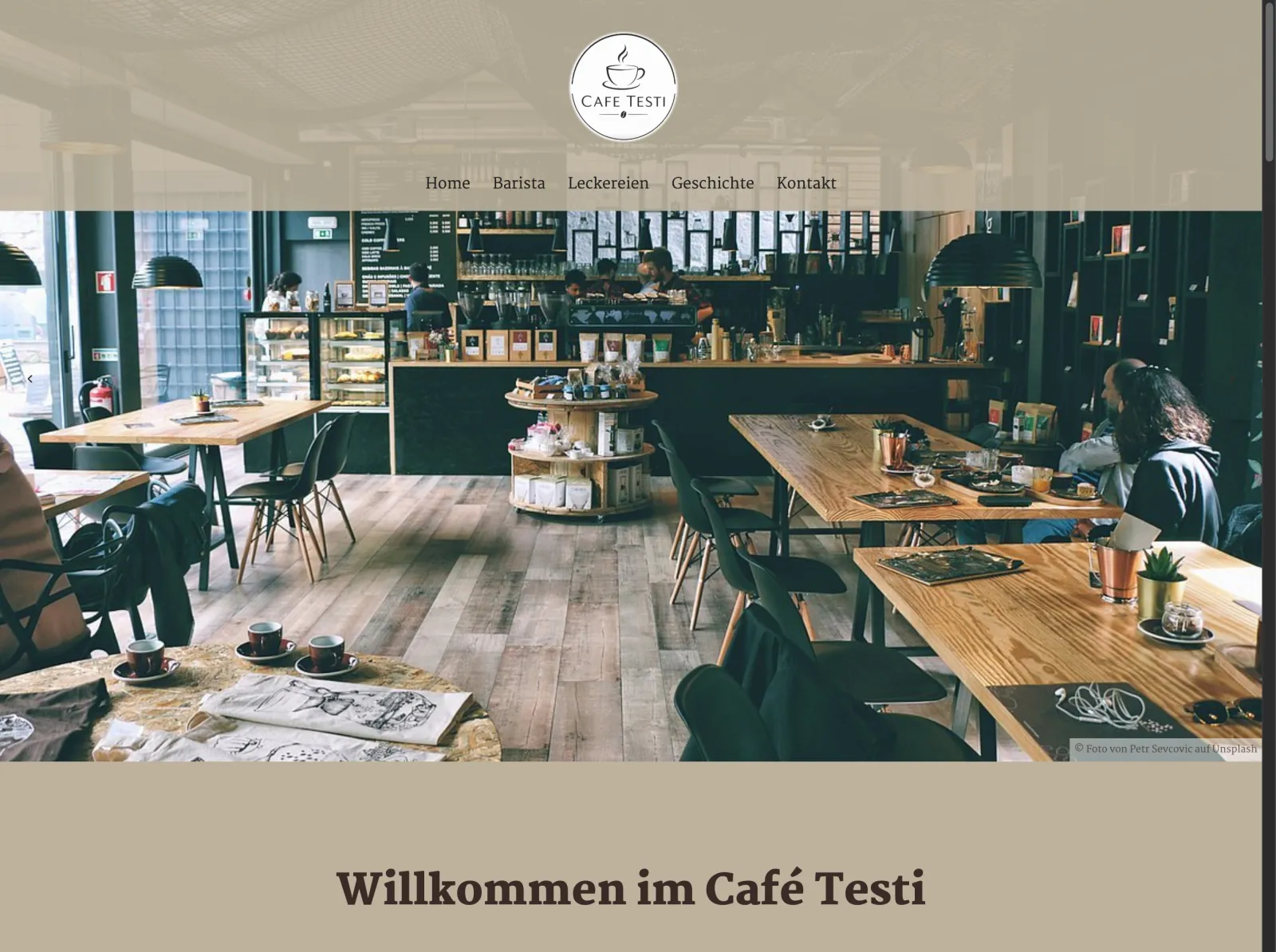 Café Testi – Desktop-Ansicht